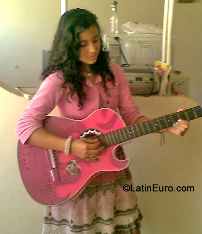 Date this funny Colombia girl Paula from Bogota CO18156