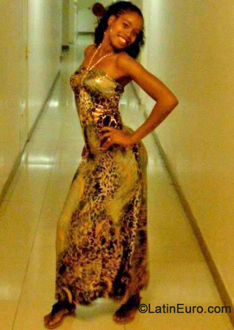 Date this sultry Jamaica girl Cynete from Kingston JM1761