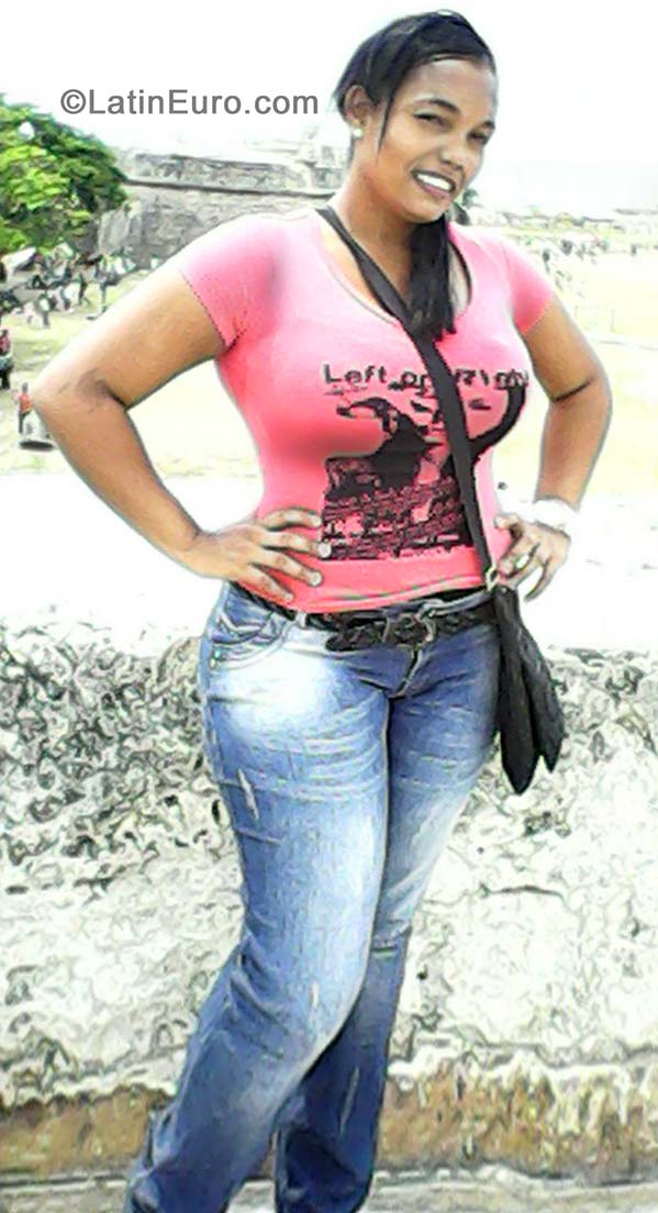 Date this tall Colombia girl Maria a from Cartagena CO15551
