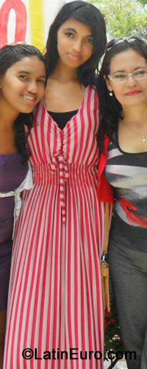 Date this pretty Brazil girl Iara from Fortaleza BR8925