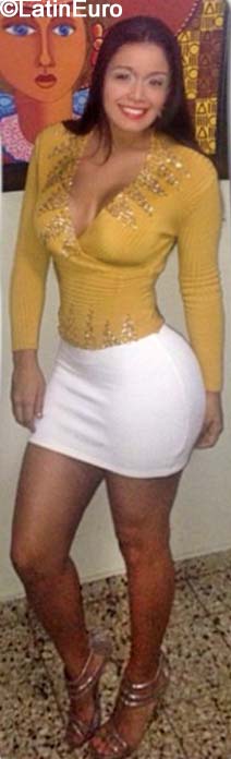 Date this fun Dominican Republic girl Angelica carolina from Santo Domingo DO19733