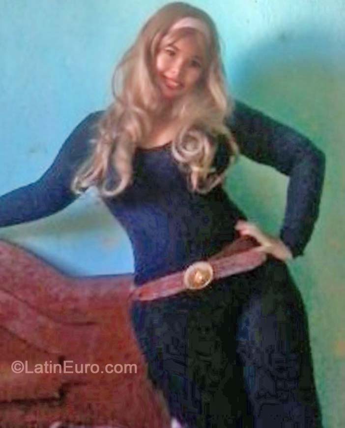 Date this sensual Brazil girl Anna lorany from Sao Sebastiao Da Grama BR8928