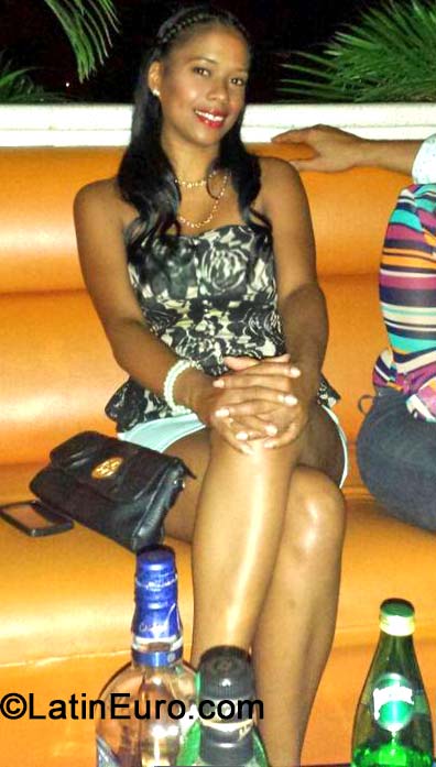 Date this charming Dominican Republic girl Yary from Puerto Plata DO19737