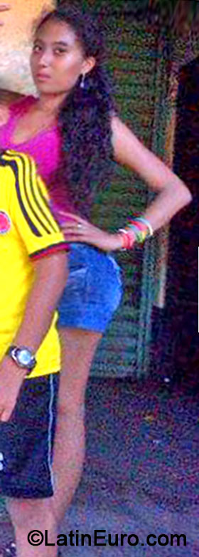Date this tall Colombia girl Carolina from Bogota CO15925