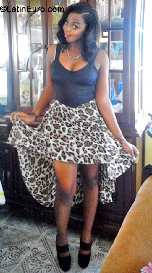 Date this stunning Jamaica girl Shavon from Kingston JM1812