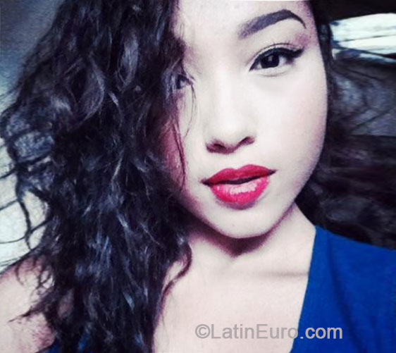 Date this exotic Colombia girl Zara from Cali CO15955