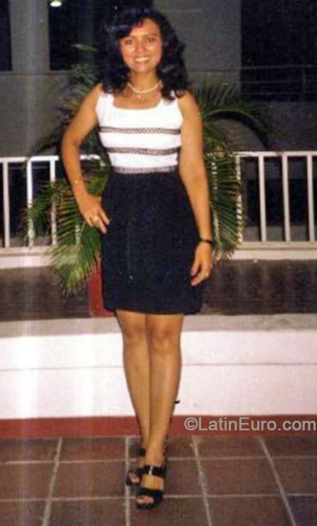 Date this hot Colombia girl Gladys from Cartagena CO15986