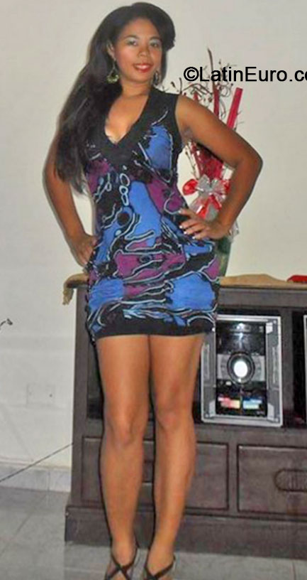 Date this lovely Dominican Republic girl Sencion from Santo Domingo DO19940