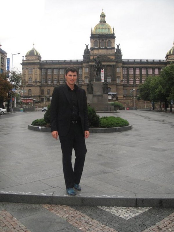 Date this nice looking United Arab Emirates man Cruz_FakeProfile from Dubai CH124