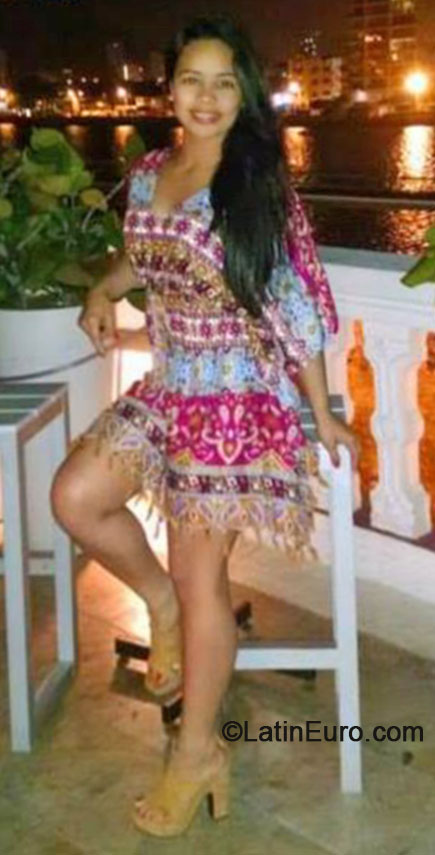 Date this stunning Colombia girl Paola from Medellin CO16056