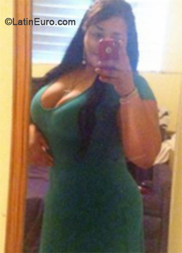 Date this stunning Dominican Republic girl Yajaira from Santo Domingo DO26230