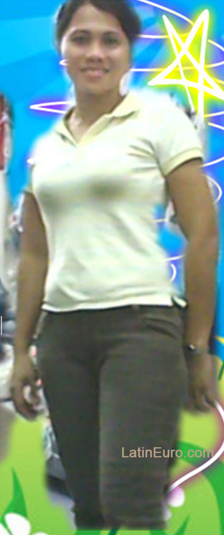 Date this nice looking Philippines girl Vinie from Dasmarinas City PH689