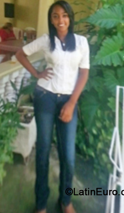 Date this beautiful Dominican Republic girl Ana hernandez from Santiago DO23111