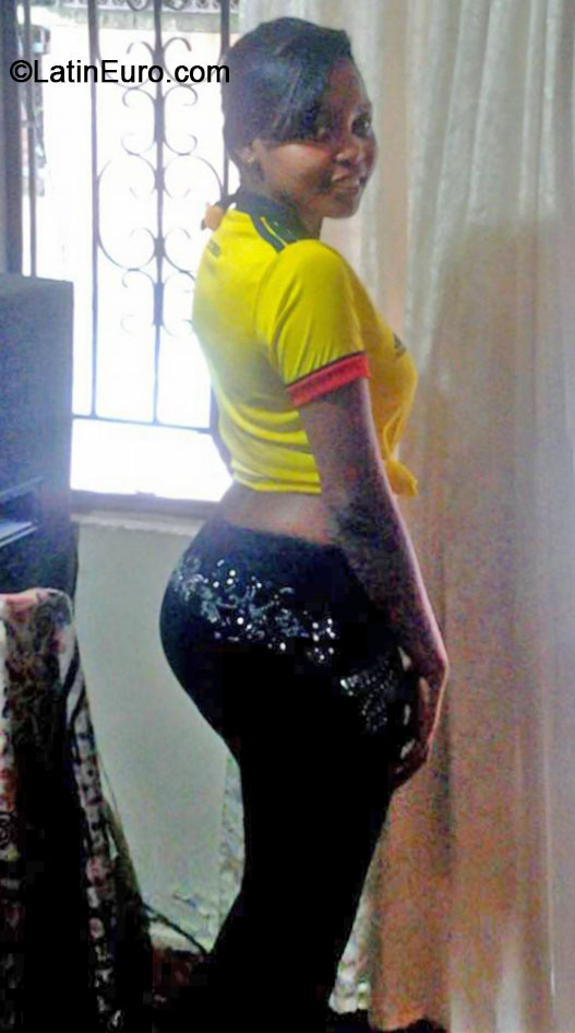Date this pretty Colombia girl Angie paola from Cali CO16149