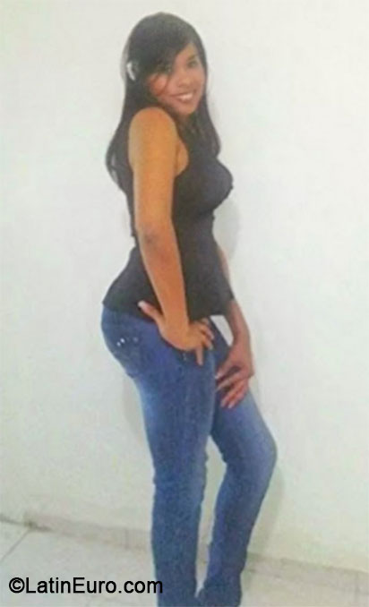Date this passionate Dominican Republic girl Alexandra henri from Santo Domingo DO20034