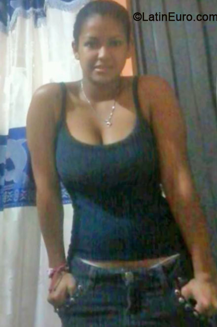 Date this voluptuous Colombia girl Saray from Bogota CO16192