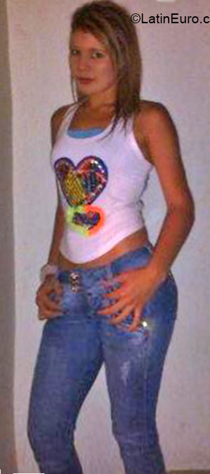 Date this tall Colombia girl Maryuri from Cali CO16334