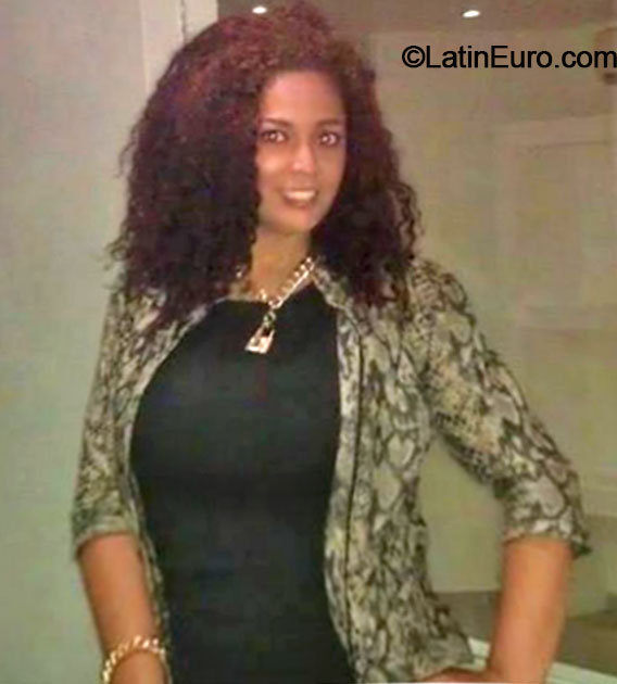 Date this attractive Dominican Republic girl Tamara from Santo Domingo DO20101