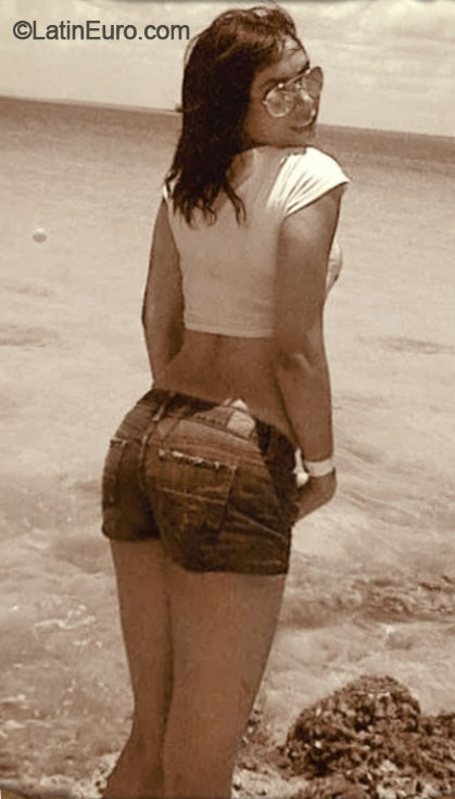 Date this tall Dominican Republic girl Cindy from Santiago DO20103