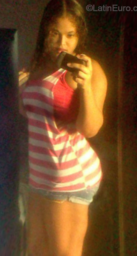 Date this sensual Colombia girl Ana from Valledupar CO16348