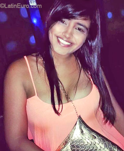 Date this attractive Colombia girl Yoha from Cartagena CO16367
