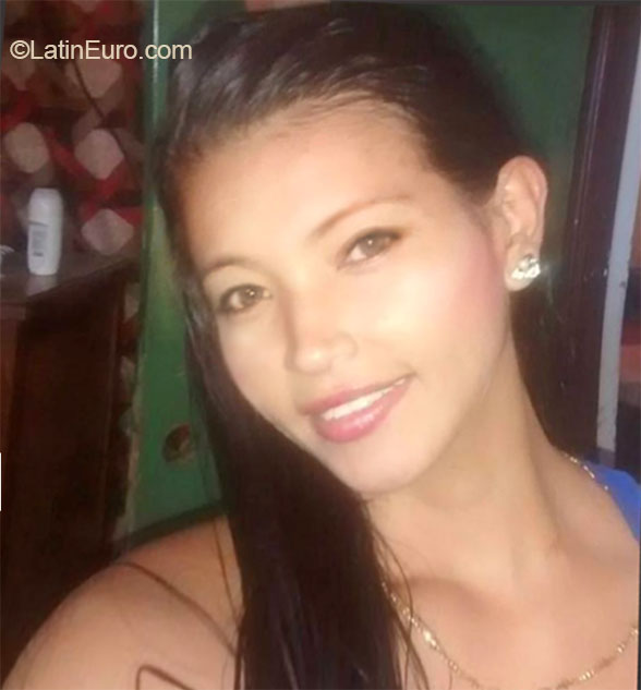Date this delightful Colombia girl Jenifer from Pereira CO16373