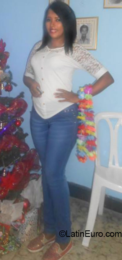 Date this passionate Colombia girl Luz from Cali CO16377