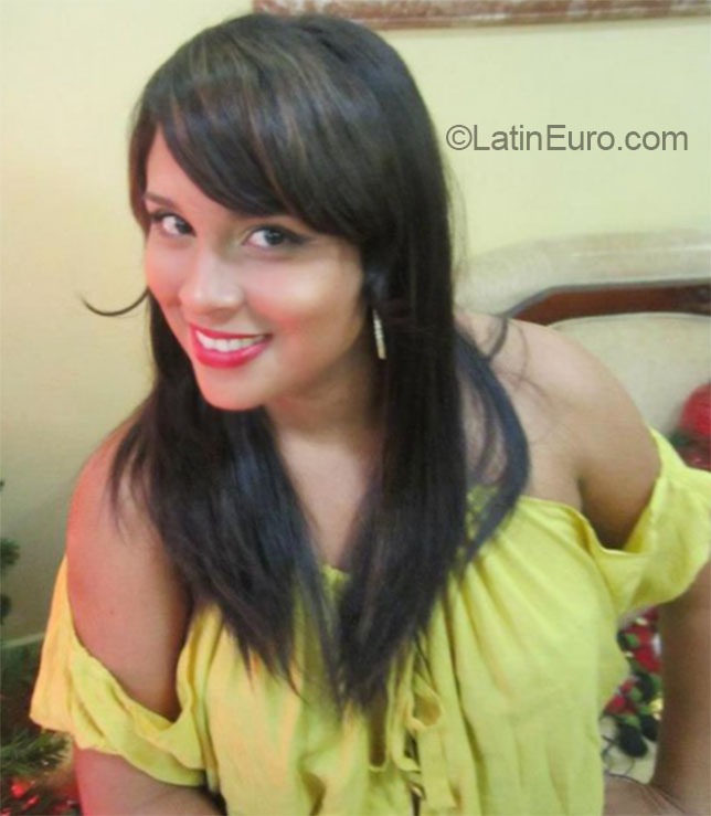 Date this hard body Colombia girl Jennifer from Cartagena CO16404