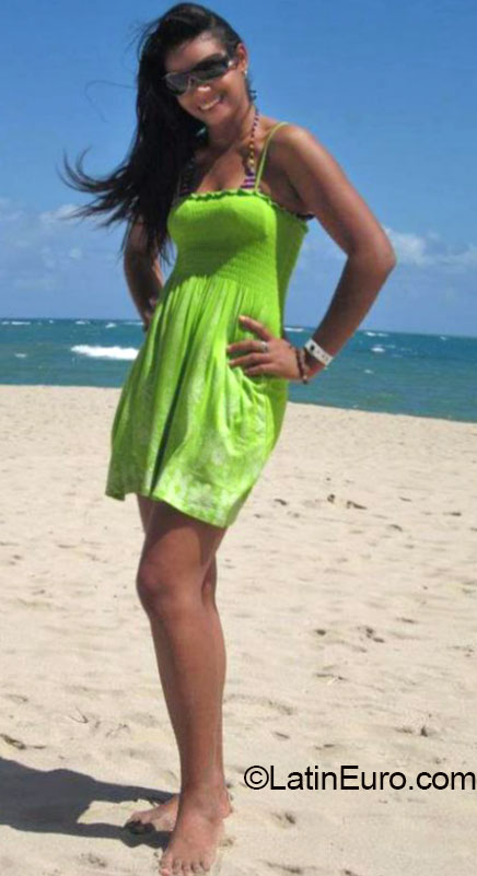 Date this passionate Dominican Republic girl Julissa from Santiago DO20147