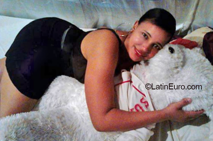 Date this sultry Dominican Republic girl Bianny from Bonao DO20251
