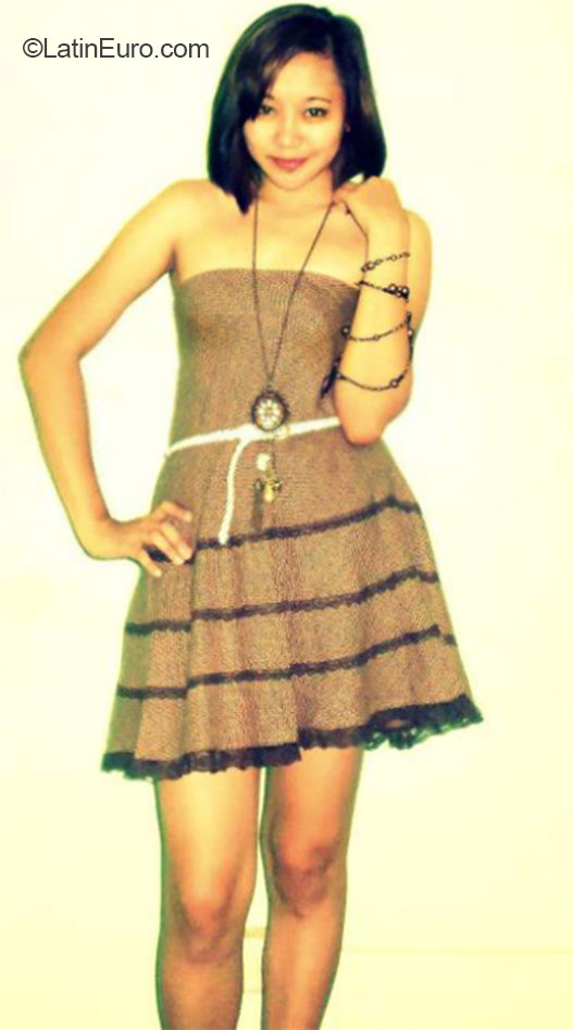 Date this happy Philippines girl Nhala - Rose from Bocolod PH718