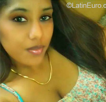 Date this nice looking Dominican Republic girl Yokasti from Santo Domingo DO20423