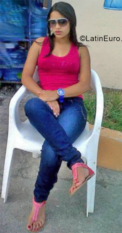 Date this voluptuous Dominican Republic girl Rafelina from Santo Domingo DO20644