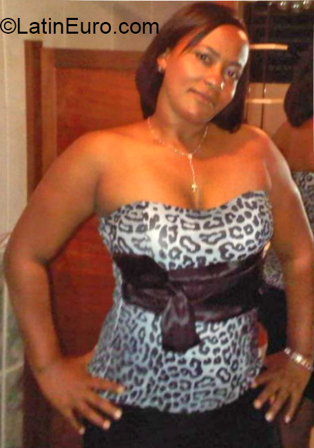 Date this delightful Dominican Republic girl Jokelais from Santo Domingo DO20722