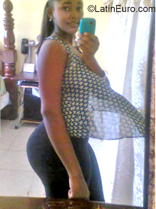 Date this beautiful Dominican Republic girl Estefany from Santiago DO20734