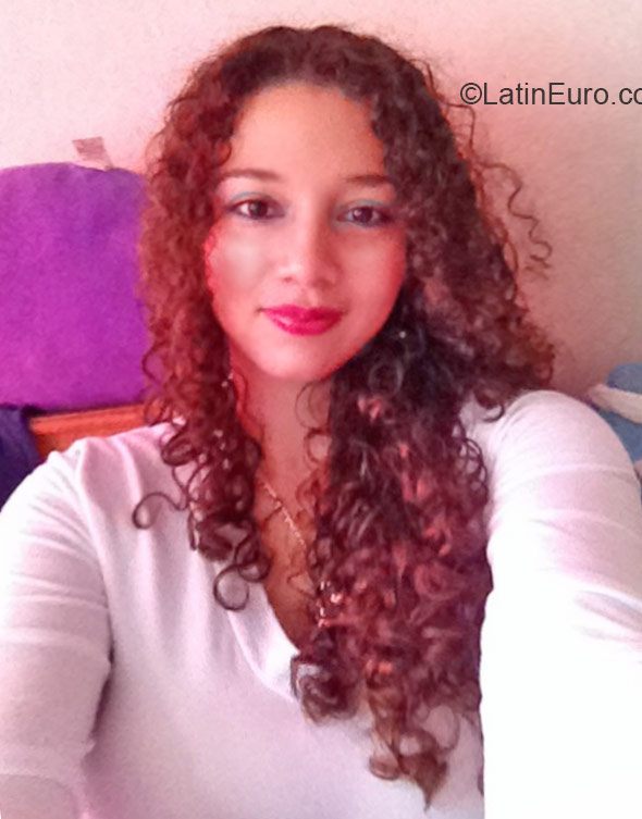 Date this delightful Colombia girl Jessica from Floridablanca CO16668