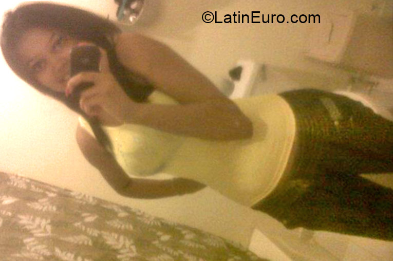 Date this charming Dominican Republic girl Maria Luisa from Santo Domingo DO21105