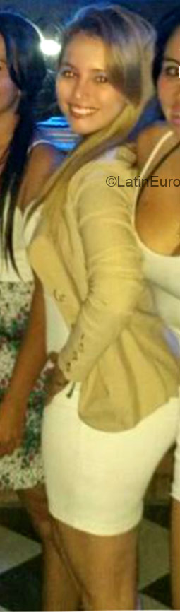 Date this good-looking Colombia girl Stefany from Bucaramanga CO16700