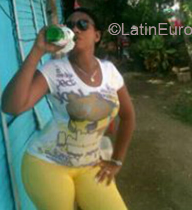 Date this beautiful Dominican Republic girl Coraili from Santo Domingo DO20908