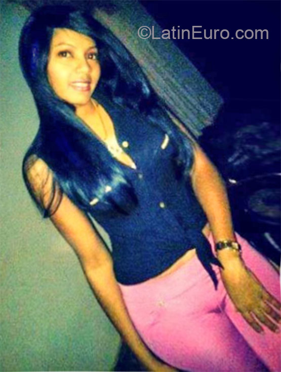 Date this georgeous Dominican Republic girl Mafer from Santo Domingo DO20909