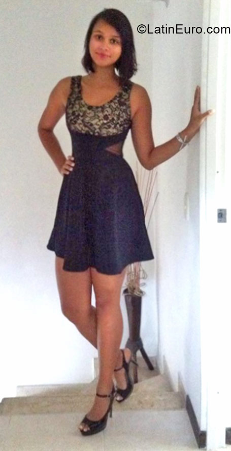 Date this voluptuous Colombia girl Luisa from Pereira CO16729