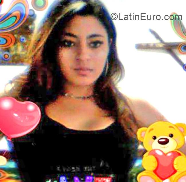 Date this pretty Colombia girl July from Cali CO16750