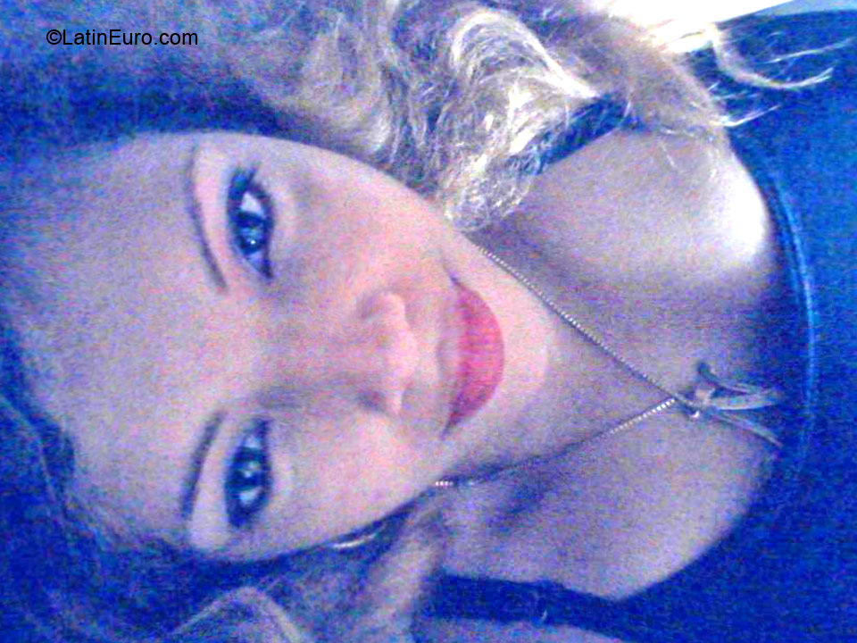 Date this beautiful Dominican Republic girl Nathaly from Santo Domingo DO20984