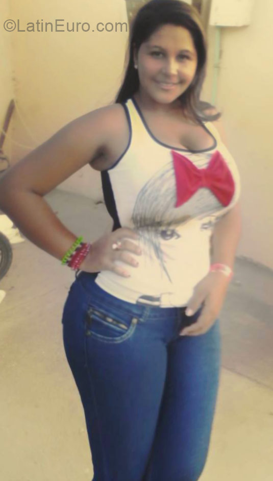 Date this sensual Colombia girl Mileth from La Guajira CO16765
