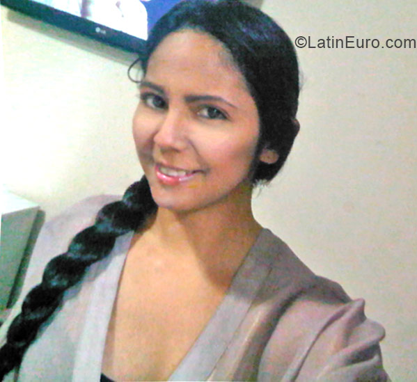 Date this fun Colombia girl Joan from Bogota CO16767