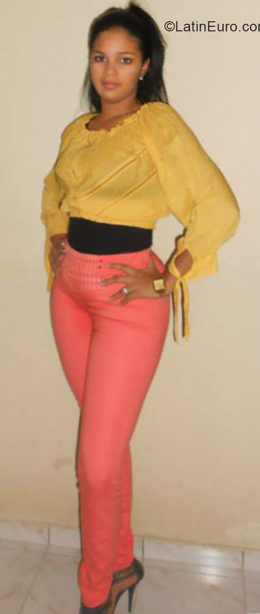 Date this fun Dominican Republic girl Jana from Santiago DO21049