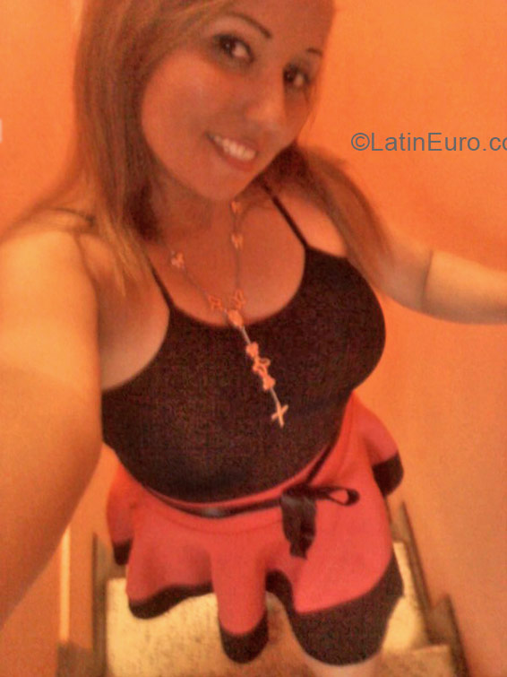 Date this gorgeous Colombia girl Fagh from Ibague CO16792