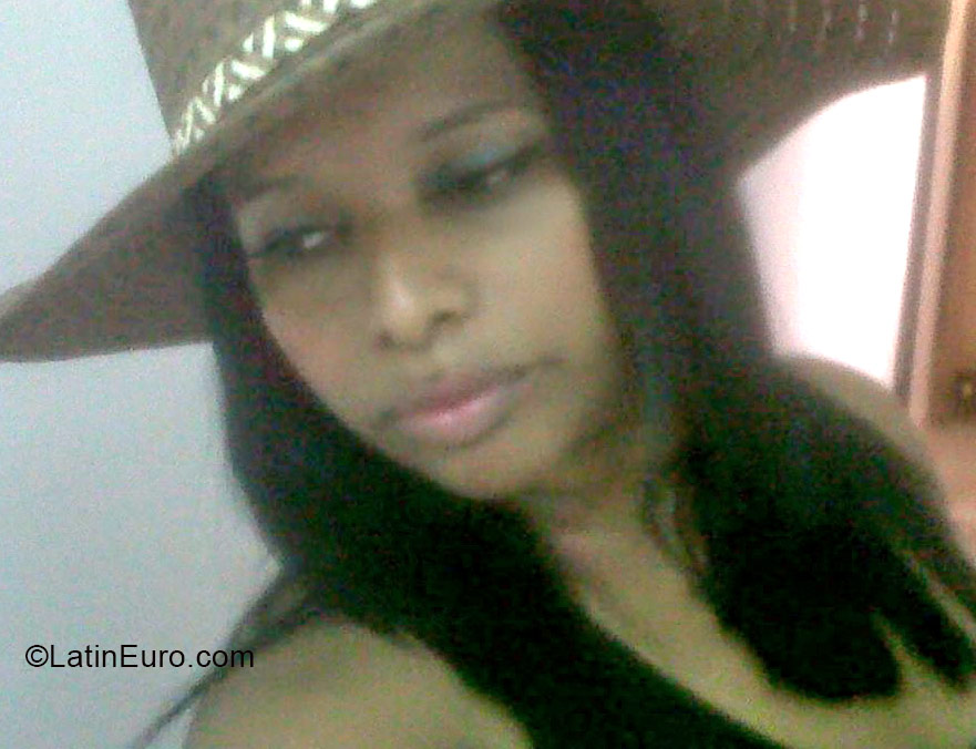 Date this georgeous Colombia girl Carmen from Cali CO16791