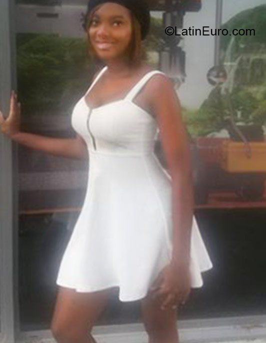 Date this cute Jamaica girl Alexa from Mandeville JM1924