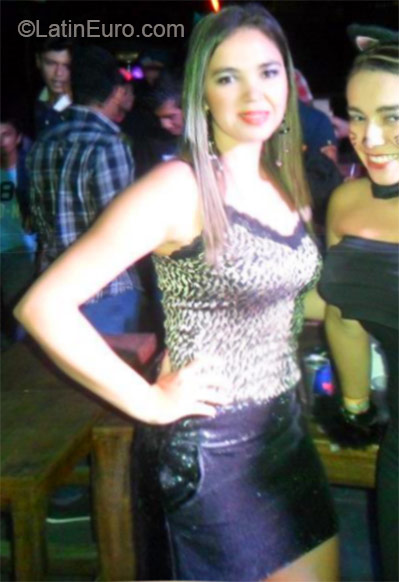 Date this beautiful Colombia girl Maria from Ibaque CO16805